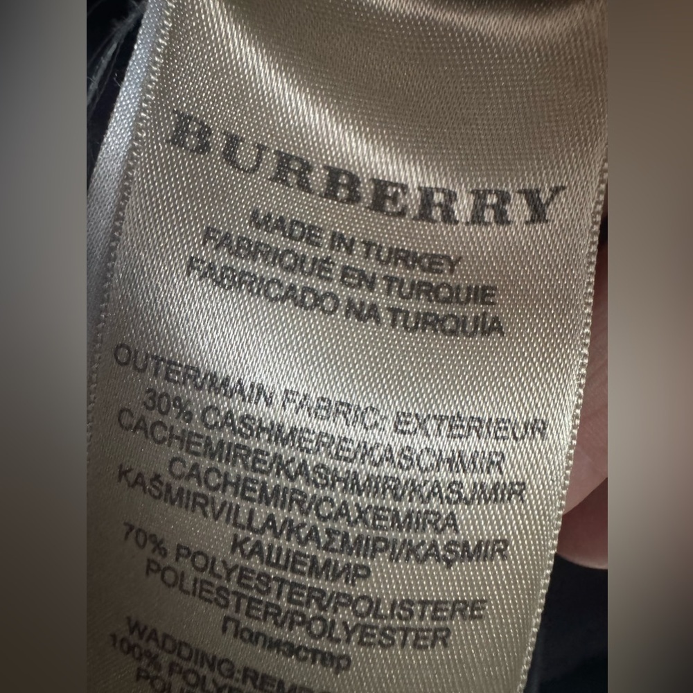 Authentic Burberry Quilted Barn Jacket - Picture 13 of 17
